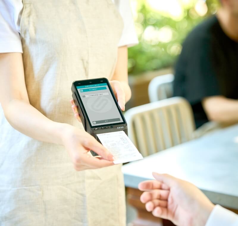 Outdoors! Printing a receipt!